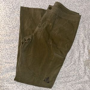 NWOT | Women’s Dark Green Eddie Bauer Trail Pants | Size 10
